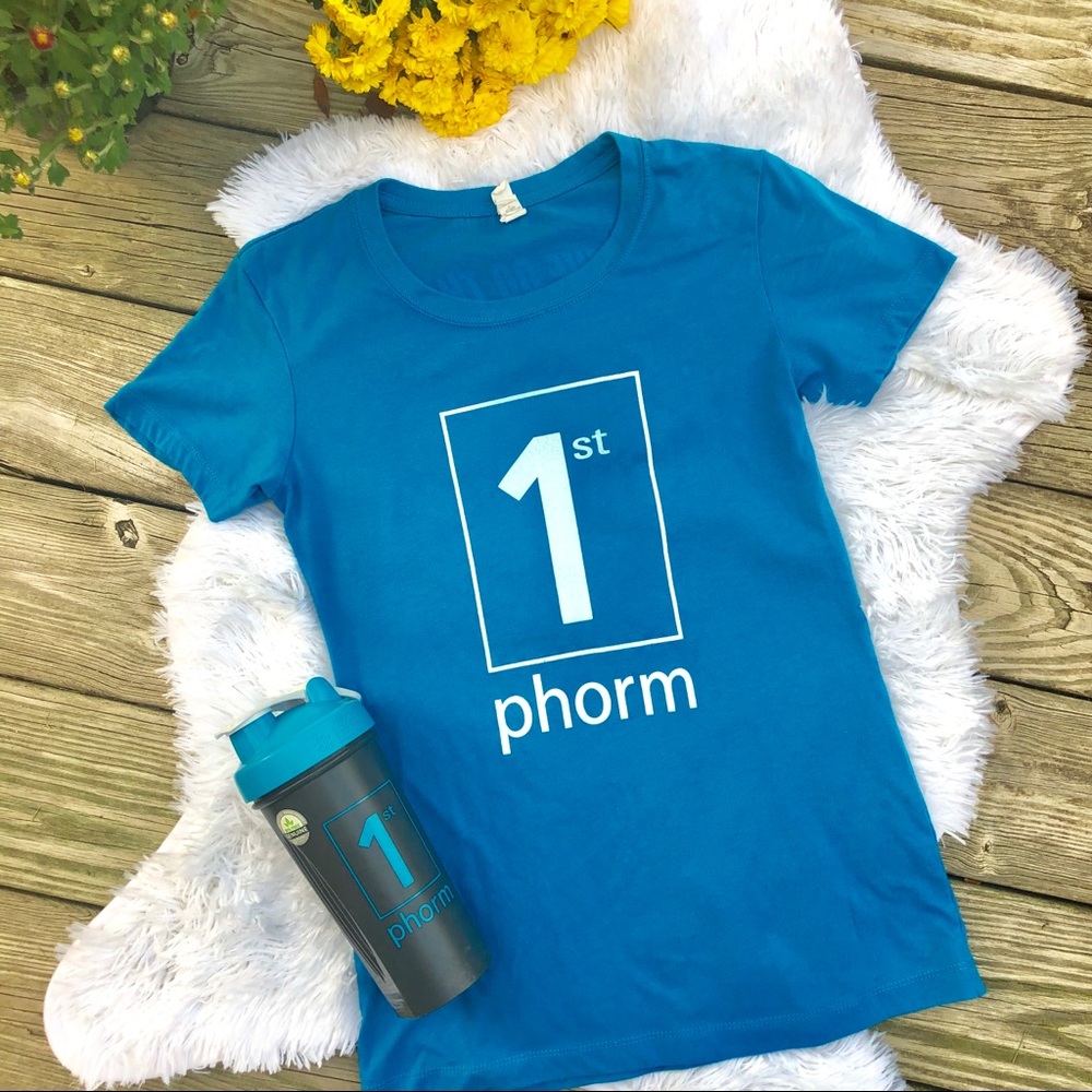 1st phorm women’s t-shirt and blender bottle